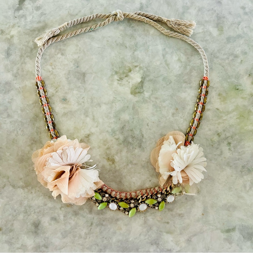 Anthropologie Sway Pink Floral Beaded Jewel Rope Adjustable Necklace - Picture 3 of 10